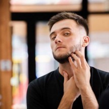 Calvície na barba afeta autoestima dos homens, mas tem solução - Freepik