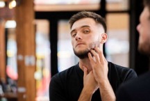 Calvície na barba afeta autoestima dos homens, mas tem solução