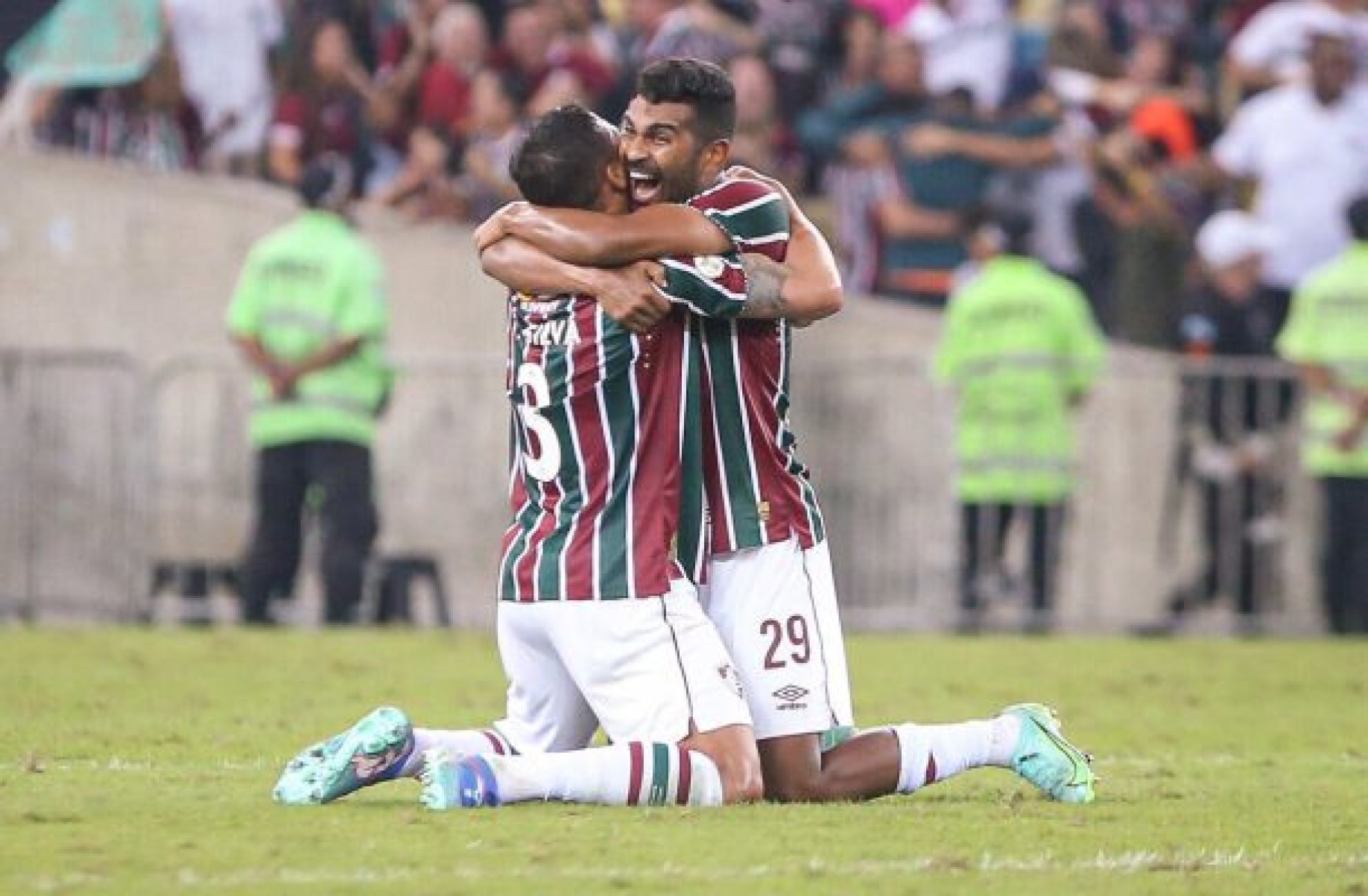 Thiago Santos comemora grande partida pelo Fluminense e elogia xará