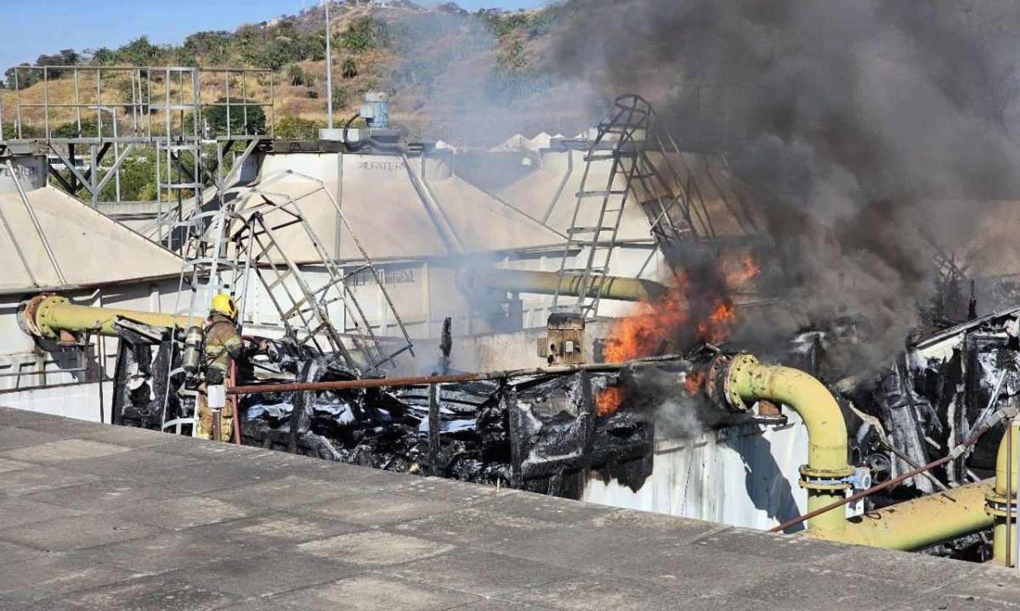 Veja imagens do incêndio que atingiu a Cidade Administrativa