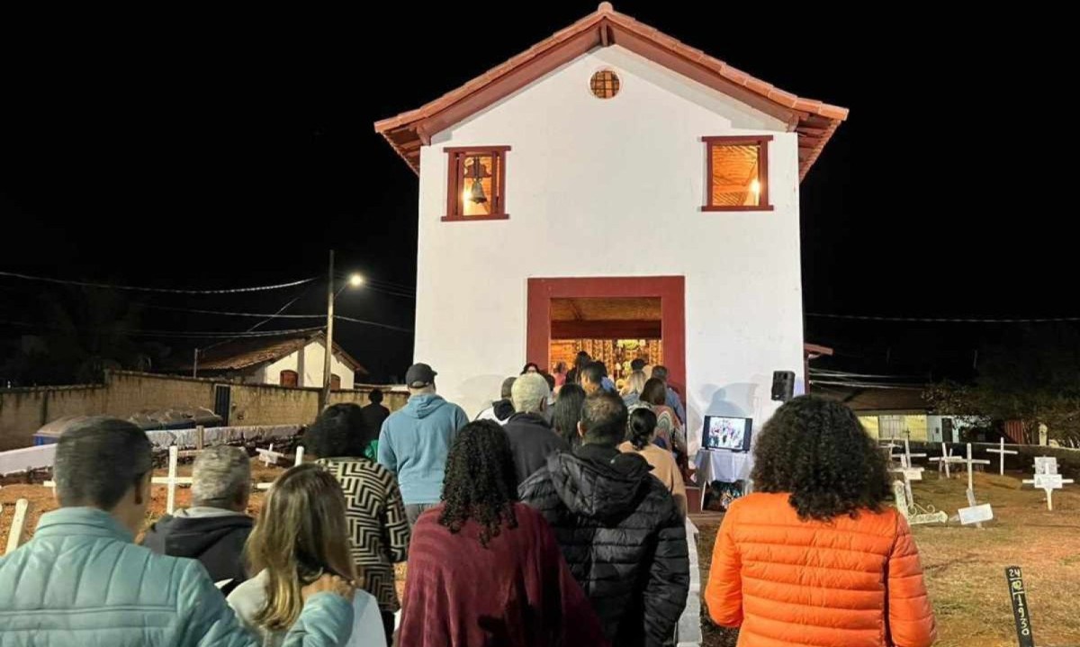 Capela Santo Antônio, vinculada à Paróquia Nossa Senhora da Conceição, tem seu registro mais antigo num batizado de 1731 -  (crédito: Luciana Araújo/Memorial Arquidiocesano de BH)