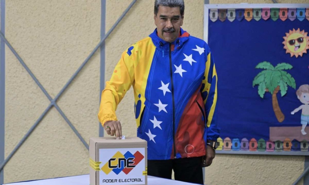  Nicolás Maduro, de 61 anos, enfrenta nove opositores -  (crédito: Juan BARRETO / AFP)