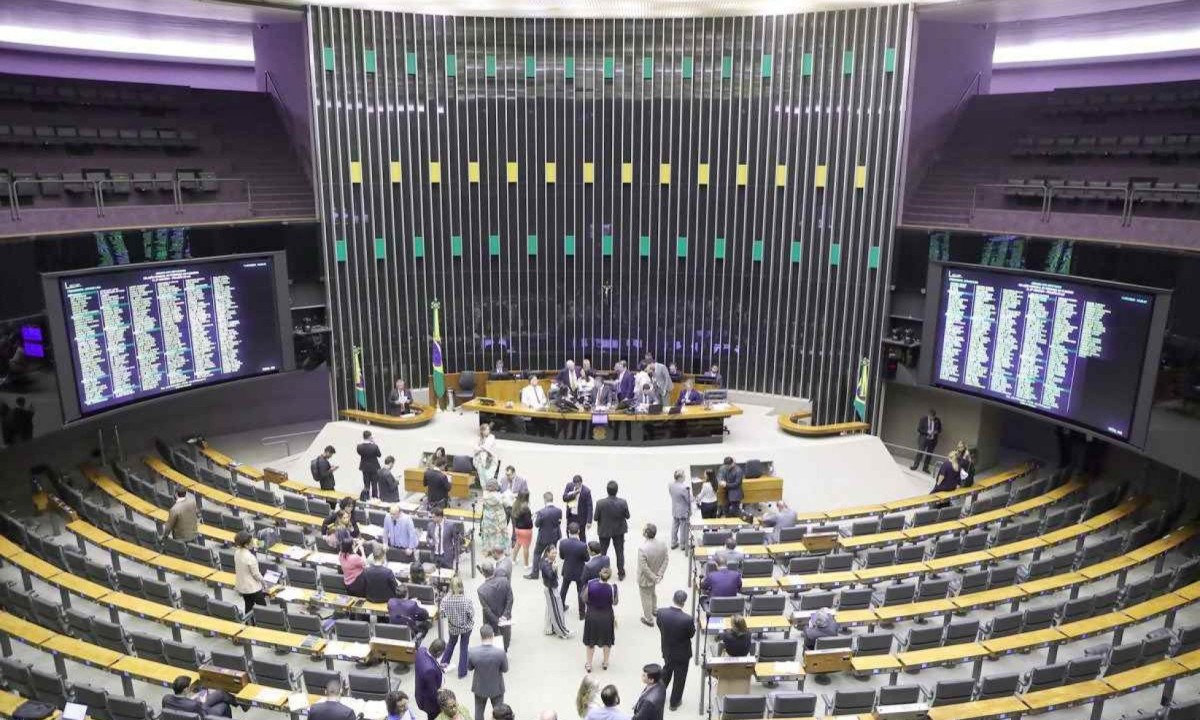 Deputados esvaziam trabalhos não para fazer campanha aos Executivos municipais, mas, sim, para apoiar aliados -  (crédito: Mario Agra/Câmara dos Deputados)