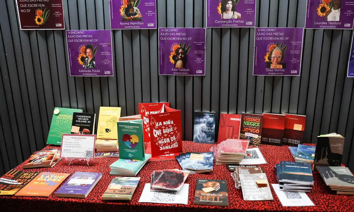 Coletivo no DF promove literatura de autoras negras -  (crédito: EBC)