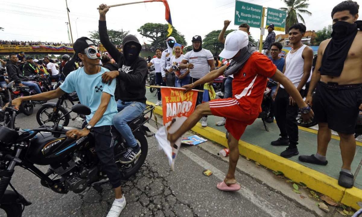 Venezuela protestos contra Maduro       -  (crédito:  Juan Carlos HERNANDEZ / AFP)