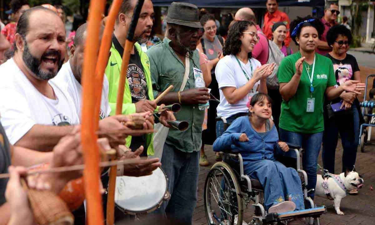 Uma roda de capoeira animou o evento ao longo do domingo. ativistas pedem ampliação dos direitos das pessoas com deficiência -  (crédito:  Tulio Santos/EM/D.A.Press)