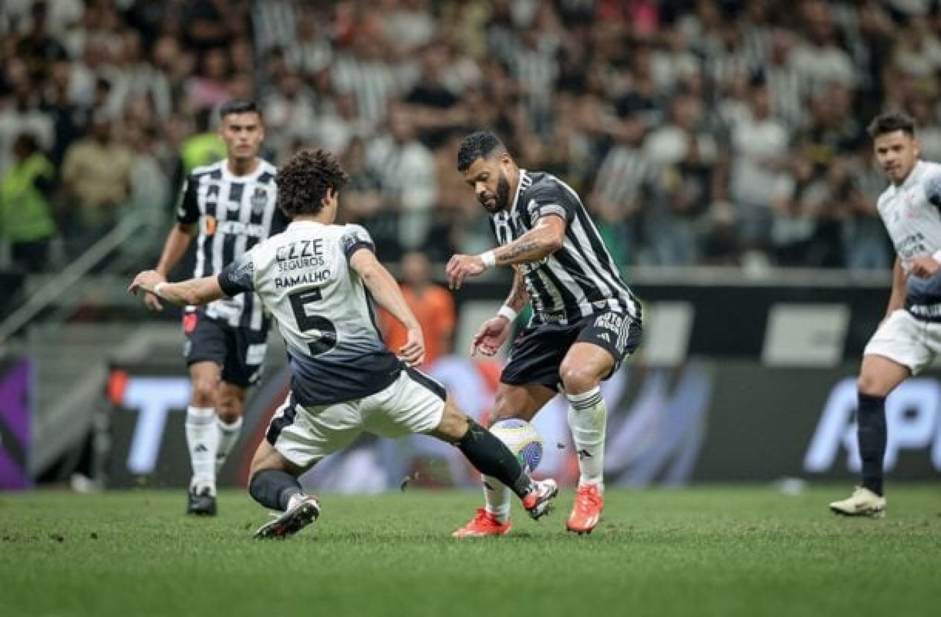 Corinthians sobe o tom contra a arbitragem; entenda