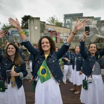 Paris 2024: TV francesa elege uniforme brasileiro como um dos mais bonitos - CARL DE SOUZA / POOL / AFP