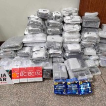 MG: cego é preso com produtos contrabandeados ao desembarcar de ônibus - PMMG/Divulgação