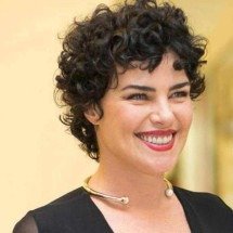 Atriz faz surpreendente aparição e deixa fãs curiosos - Divulgação/Redes Sociais