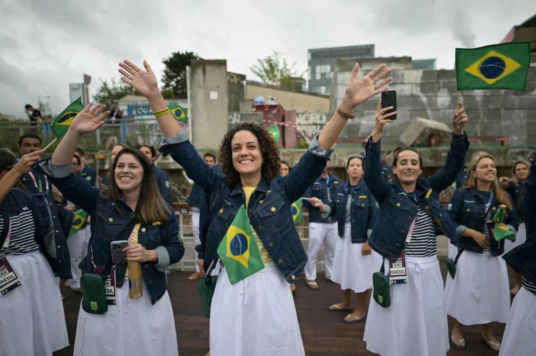 Paris 2024: TV francesa elege uniforme brasileiro como um dos mais bonitos