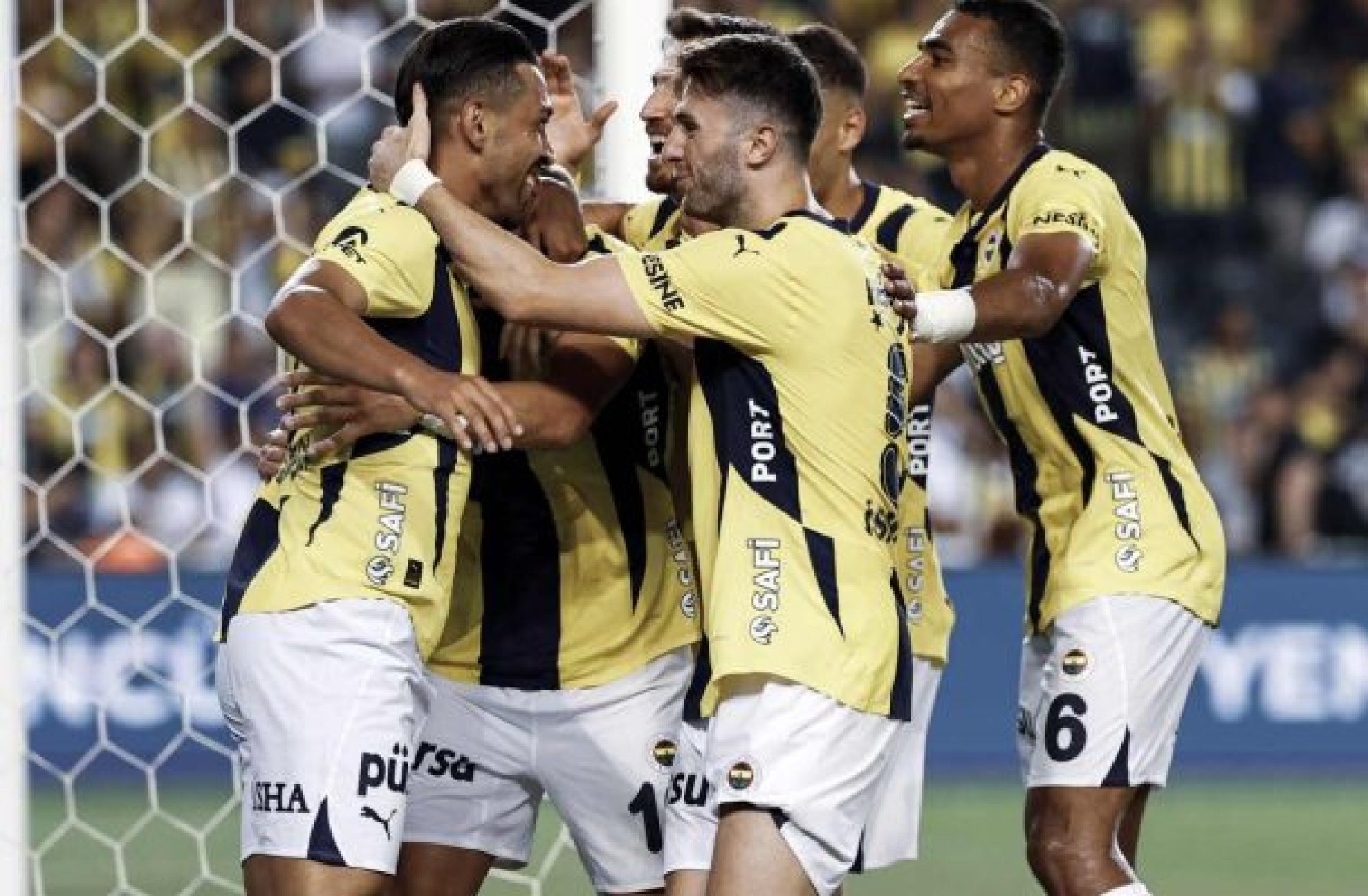 Champions: Fenerbahçe bate Lugano e vai à Terceira pré-eliminatória