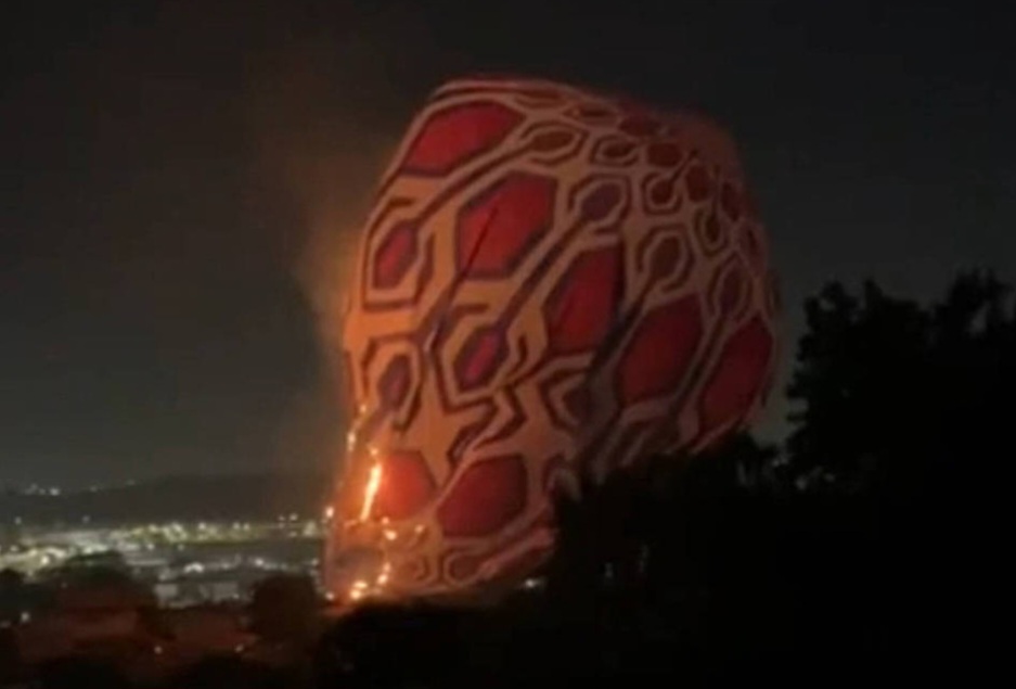 Balão cai e pega fogo no Parque Ibirapuera