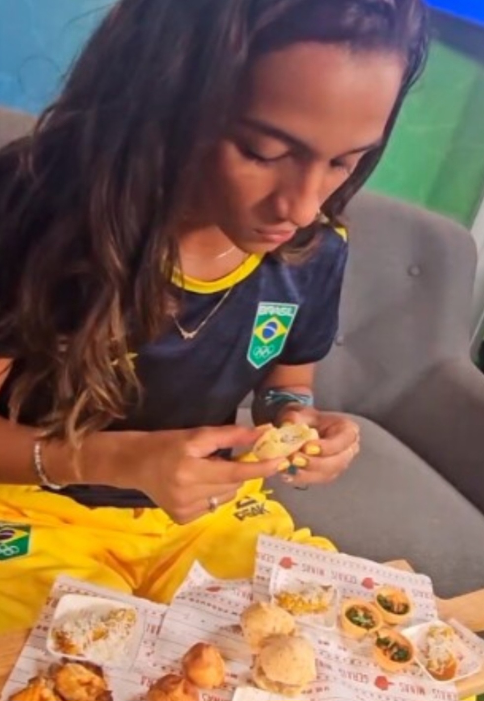 Medalhista brasileira se rende à culinária mineira