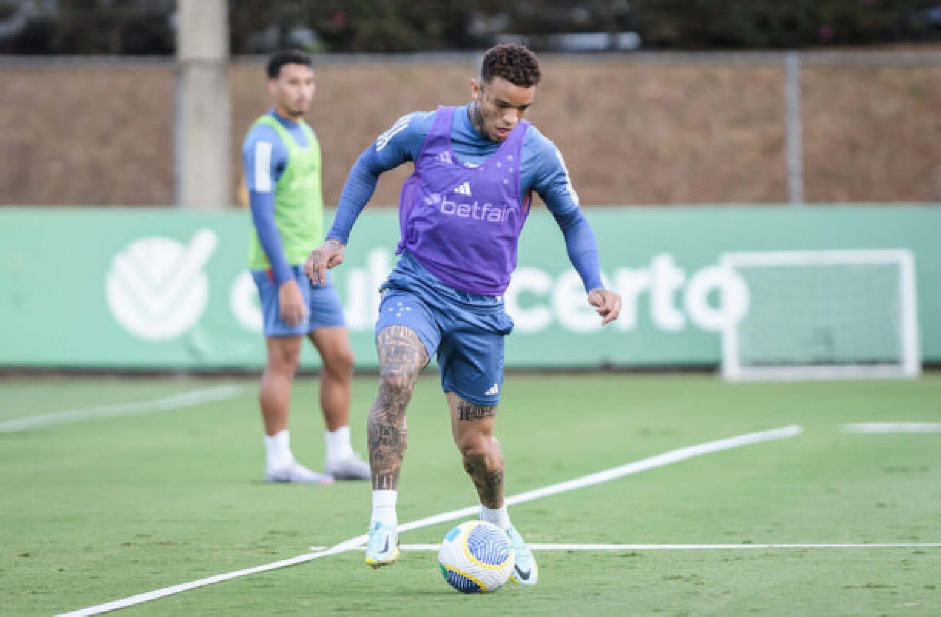 Com pouco espaço, atacante está próximo de deixar o Cruzeiro