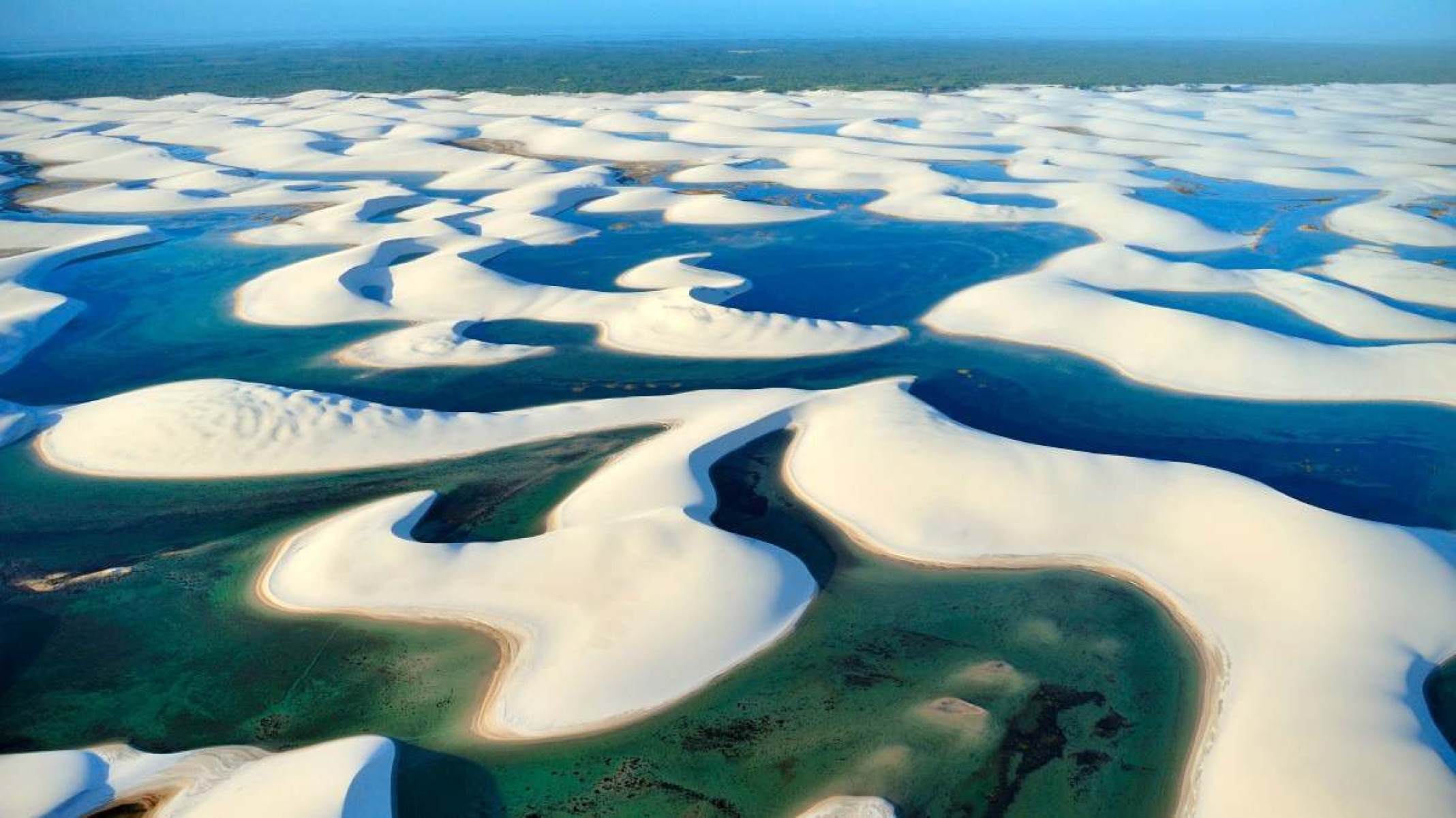 Reconhecido como Patrimônio Mundial, o paraíso das dunas oferece banhos em lagoas de águas pluviais, que se formam durante a estação chuvosa        