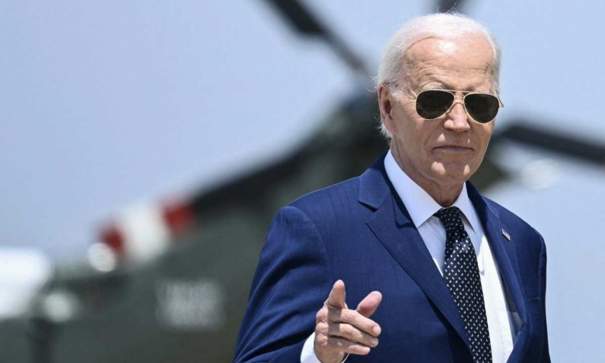 Joe Biden, em base aérea da Aeronáutica dos EUA      -  (crédito: Brendan SMIALOWSKI / AFP)