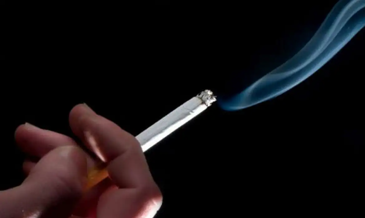 Decreto aumenta imposto sobre cigarro e eleva preço mínimo do maço -  (crédito: EBC)