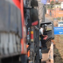 BR-381 é liberada após engavetamento com sete veículos em Igarapé - Leandro Couri/EM/D.A Press - 09/09/2021