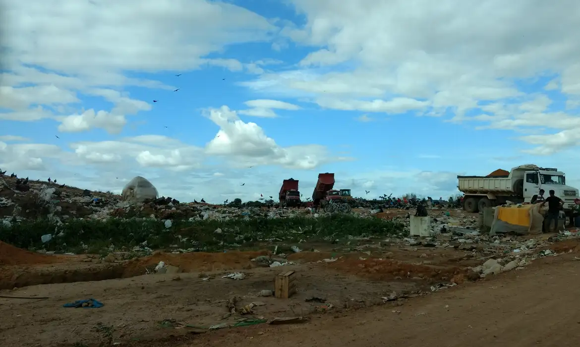 Gestão de resíduos no Brasil poderá custar R$ 168,5 bilhões em 2050 -  (crédito: EBC)