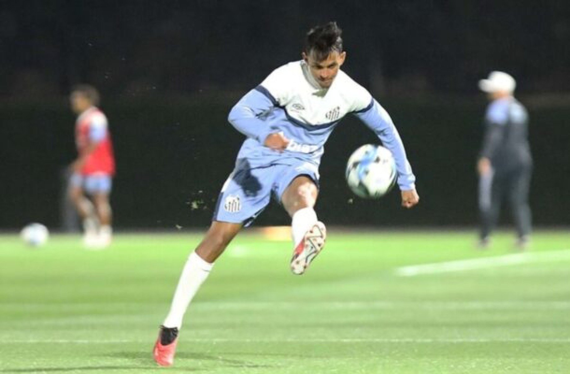 Patati volta aos relacionados do Santos contra o Sport; Pedrinho fica fora