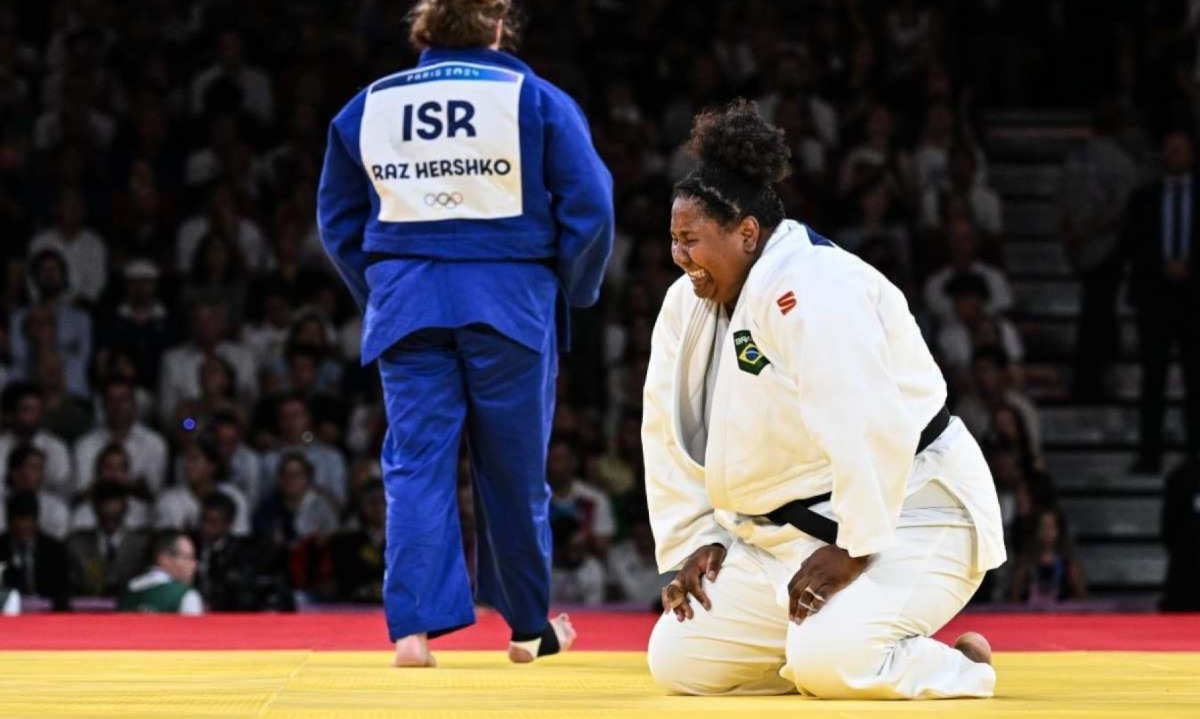 Bia Souza comemora medalha de ouro no judô em Paris 2024
 -  (crédito: Leandro Couri/EM/DA Press)