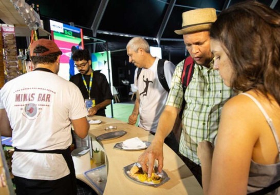 A comida que tem chamado a atenção e conquistado o coração dos estrangeiros que visitam Minas Gerais