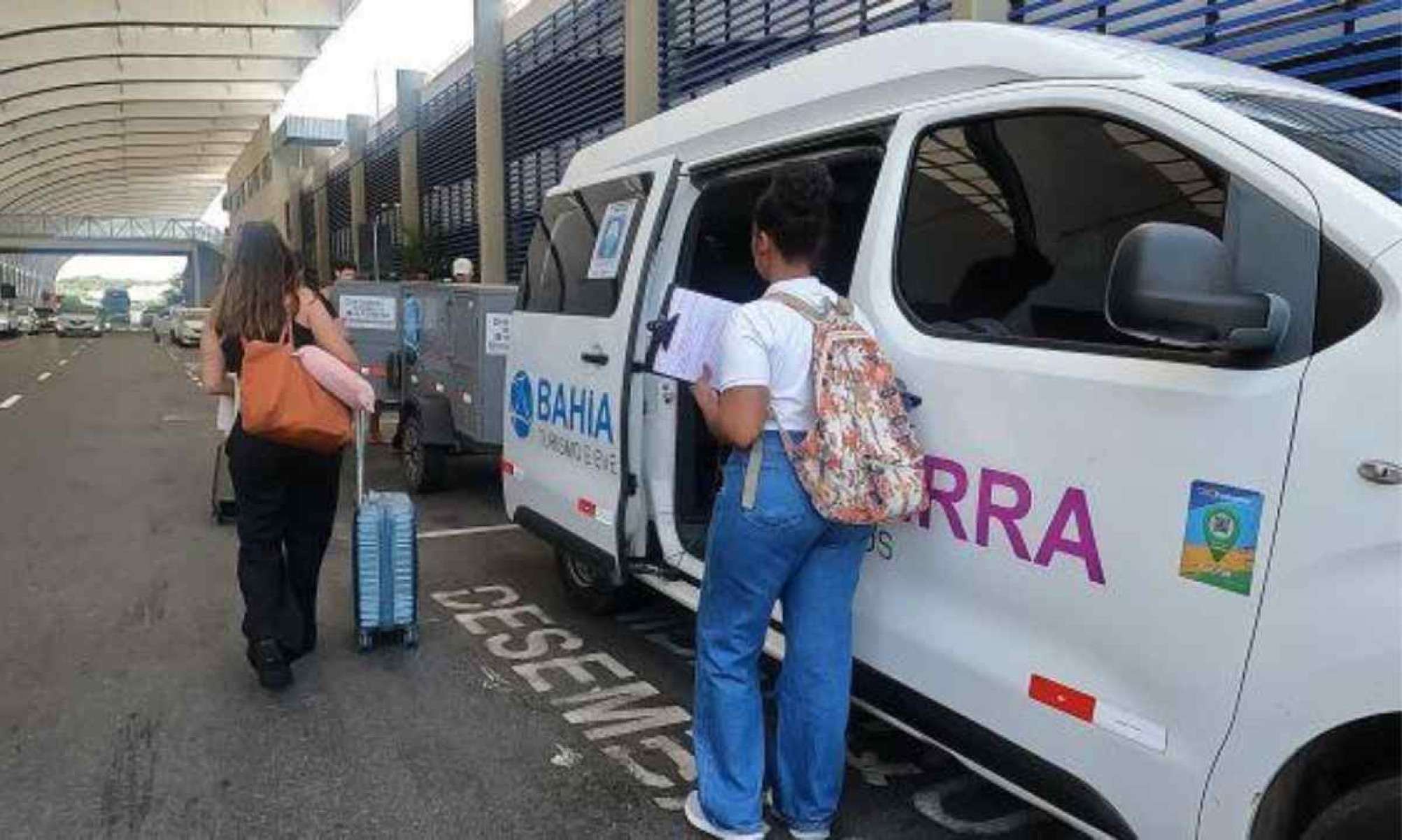 A Bahia Terra também se destaca pelo suporte ao cliente, disponível antes, durante e após a viagem