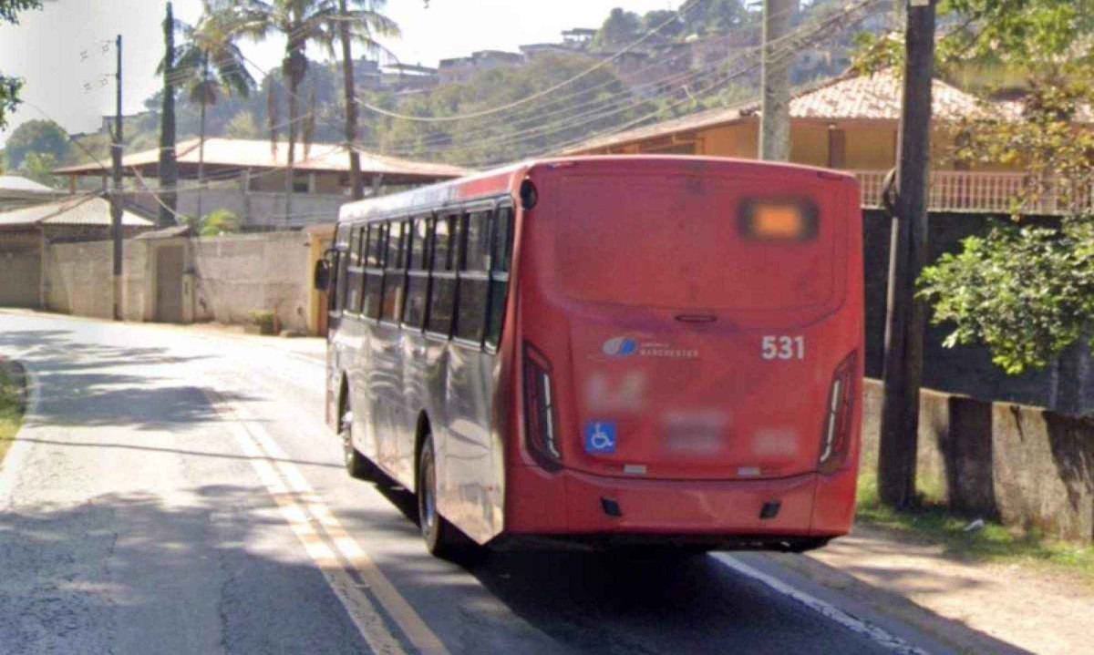 Tentativa de roubo foi Rua Francisco Álvares de Assis, próximo ao Bairro Retiro, em Juiz de Fora -  (crédito: Reprodução/Google Street View)