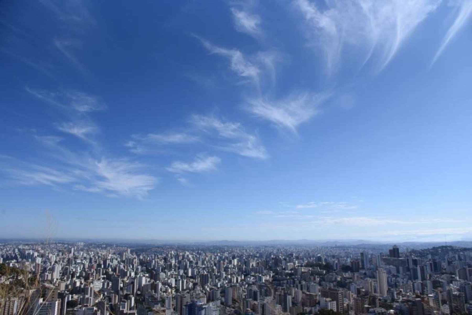 Fim de semana em BH é de tempo ameno com frio pela manhã e à noite