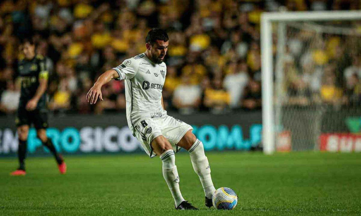 O Atlético, do zagueiro Alonso, voltou a decepcionar a torcida ao perder para o Criciúma, neste sábado, por 2 a 1, em Santa Catarina -  (crédito: Pedro Souza/Atlético)