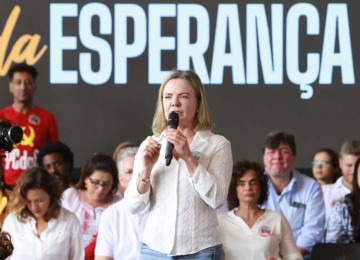 Presidente nacional do PT Gleisi Hoffmann participou de convenção que anunciou chapa com Rogério Correia e Bella Gonçalves para a prefeitura de BH -  (crédito: Edésio Ferreira/DM/D.A Press)
