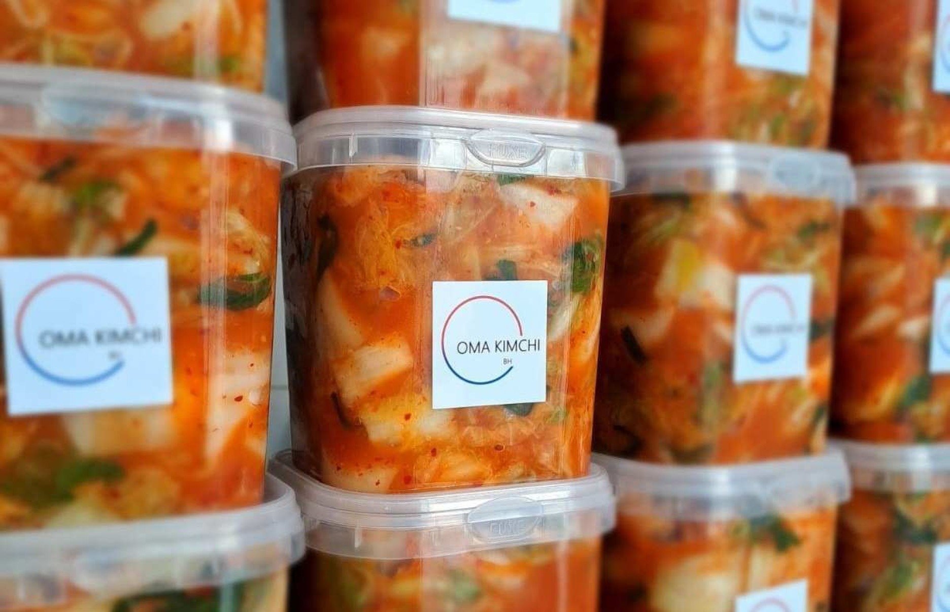 Mãe e filha se uniram para criar a marca OMA Kimchi e conquistaram o paladar dos mineiros com o fermentado à base de acelga que entrega um sabor picante e ácido