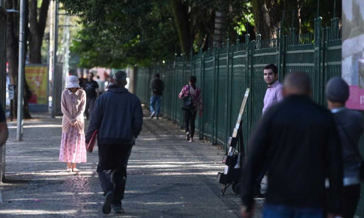 O frio também atingiu a capital mineira, que registrou uma sensação térmica de 3,5°C -  (crédito: Leandro Couri / EM/D.A.Press)