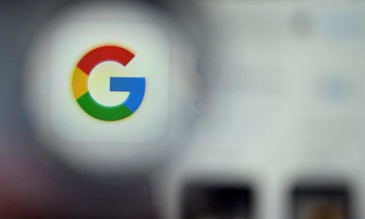 A divulgação de fake news e desinformação é uma das preocupações nas eleições municipais de 2024; Google anunciou financiamento para educação midiática -  (crédito: Kirill KUDRYAVTSEV / AFP)