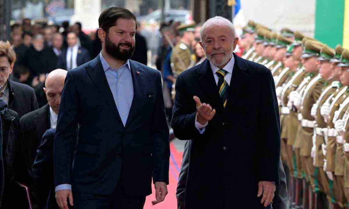 Lula está em visita oficial ao Chile desde domingo -  (crédito: RODRIGO ARANGUA/AFP)