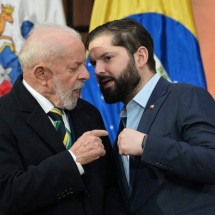 Lula é pressionado para condenar "fraude" em vitória de Maduro - Rodrigo Arangua/AFP