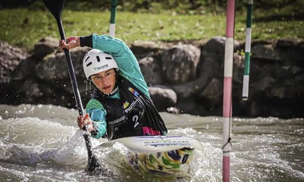 Ana Sátila perde vaga para a final e acaba em oitavo no caiaque cross -  (crédito: EBC)