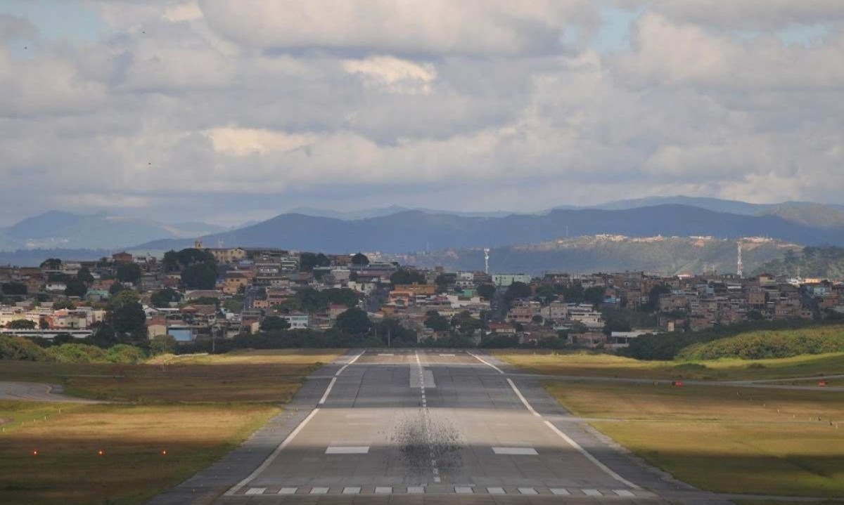 Aeroporto da Pampulha atualmente opera apenas com voos particulares

 -  (crédito:  Alexandre Guzanshe/EM/D.A. Press)