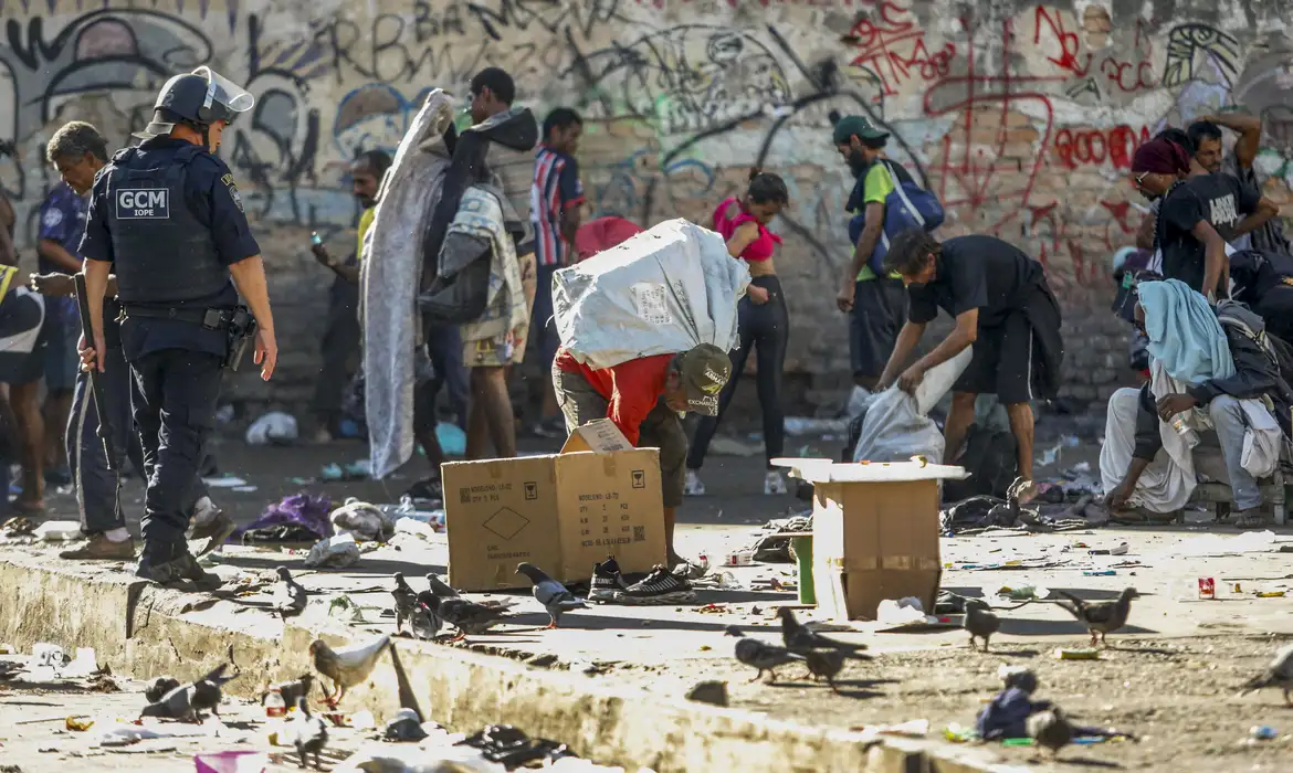 Em São Paulo, polícia cumpre mandados na Cracolândia -  (crédito: EBC)