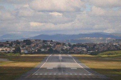 Aeroporto da Pampulha se pronuncia ap&oacute;s revis&atilde;o da ANP do combust&iacute;vel dos avi&otilde;es envolvidos nas quedas do &uacute;ltimo dia (9)

 -  (crédito:  Alexandre Guzanshe/EM/D.A. Press)