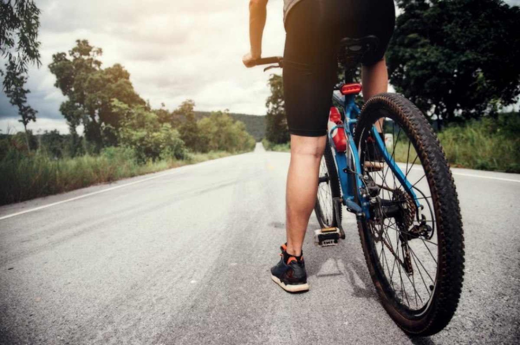 Andar de bicicleta protege os joelhos contra artrose, diz estudo