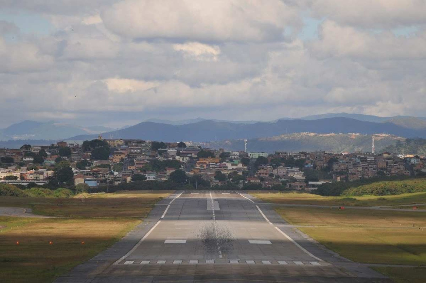 Aeronave com falha técnica fecha Aeroporto da Pampulha por meia hora