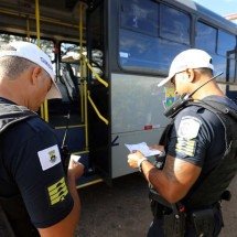 PBH fiscaliza e autua ônibus em nova fase de operação nos coletivos  - Adão de Souza/PBH