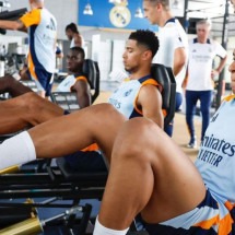 Mbappé celebra primeiro treino com elenco do Real Madrid - No Ataque Internacional