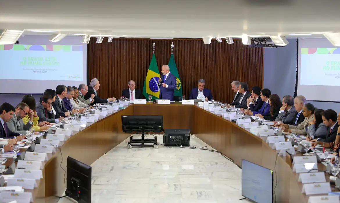 Presidente Luiz In&aacute;cio Lula da Silva coordena reuni&atilde;o ministerial no Pal&aacute;cio do Planalto -  (crédito: Fabio Rodrigues-Pozzebom/ Ag&ecirc;ncia Brasil)
