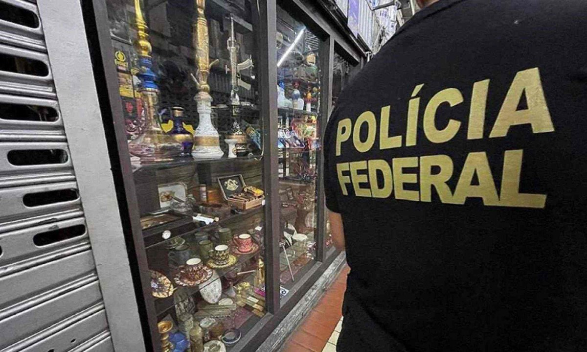Criminosos de organização estrangeira usavam tabacarias para lavar dinheiro -  (crédito: PF)