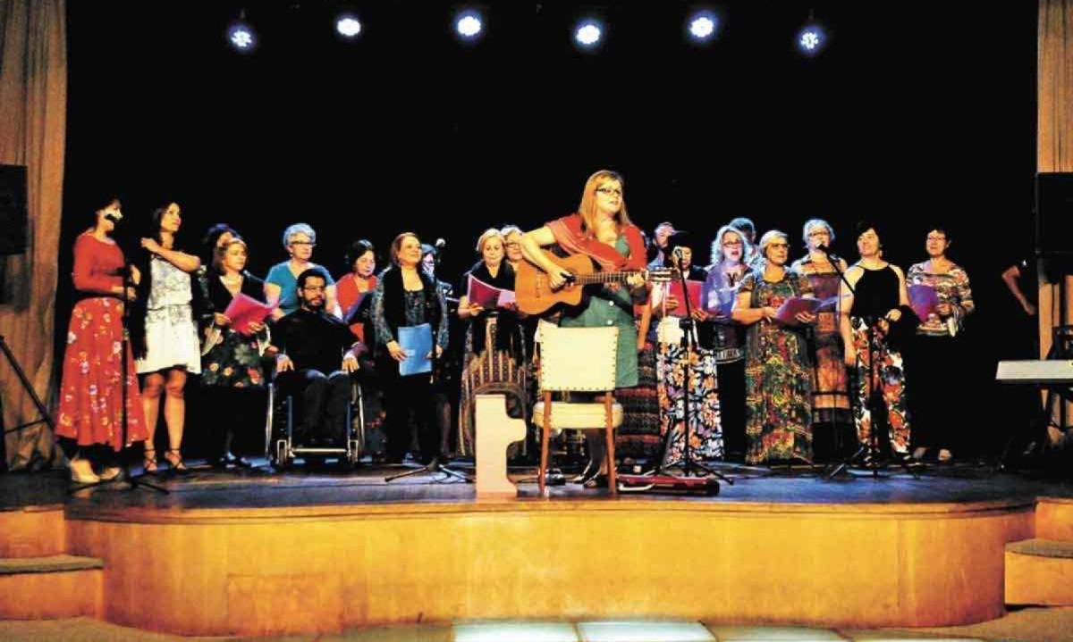 Fundado por Beatriz Myrrha, o Coral dos Desafinados é aberto a qualquer pessoa 
interessada em música e disposta a cantar, sem exigência de formação ou experiência -  (crédito: Gladyston Rodrigues/EM/D.A Press)