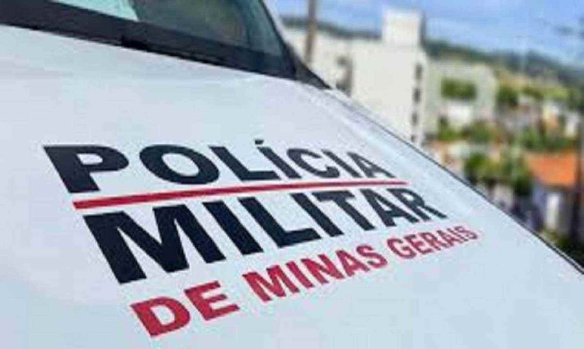 Policiais foram acionados devido a uma briga envolvendo pessoas de uma família -  (crédito: PMMG)