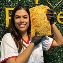 Conheça o pastel do tamanho de uma folha A4 e com 10 sabores - Divulga&ccedil;&atilde;o/Pastel Massami 